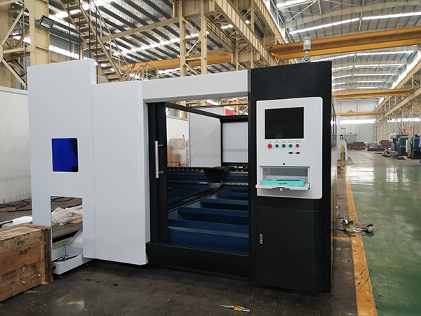 Hár nákvæmni 3000x1500mm Lítil 1000w 1500w trefjarlaserjaskurðarverð